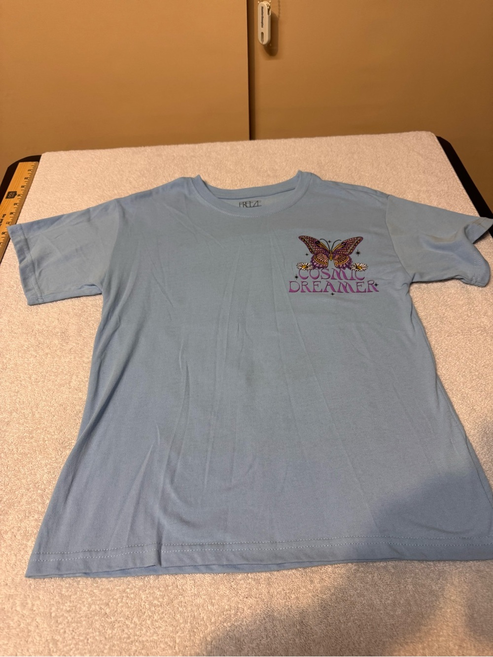 Women’s Cosmic Dreamer Freeze Light Blue Butterfly Graphic Tee Size Small
